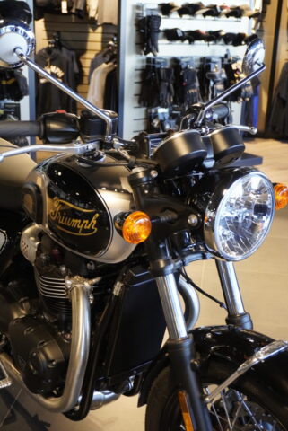 Zimowanie motocykla — jak przygotować jednoślad na przerwę zimową