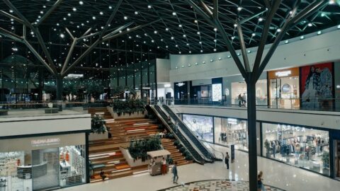 Ile kosztuje wynajem powierzchni w centrum handlowym i co składa się na czynsz